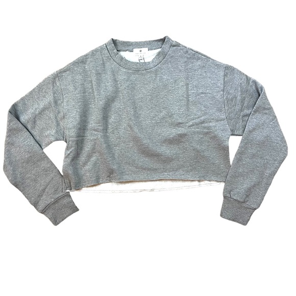 Socialite NWT Medium Gray Crop Crew Neck Sweatshirt - Picture 2 of 8